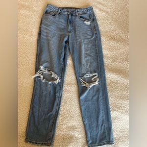 AE mom jean